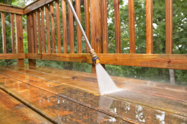 Best Pool Deck Cleaning  in Iron Mountain, MI